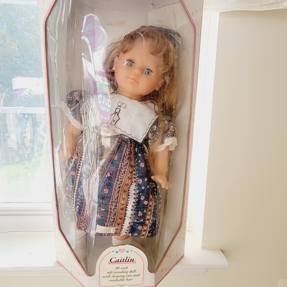Never been open, Rare Vintage 20" Doll